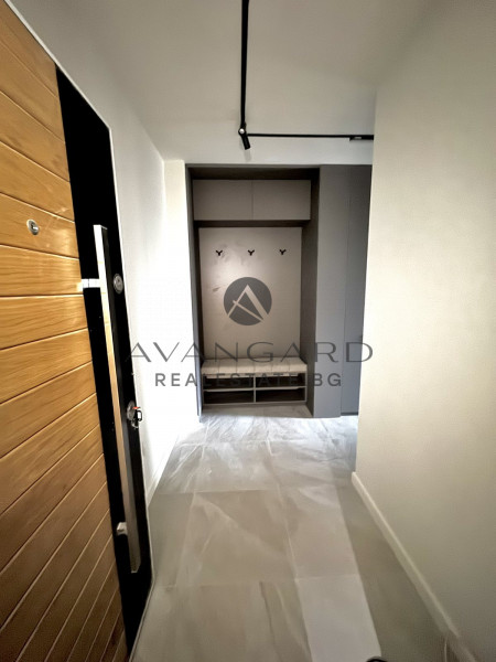 ТРИСТАЕН С АКТ 16 С ДВОР