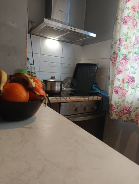 ДВУСТАЕН С ТРИ ОТДЕЛНИ СТАИ