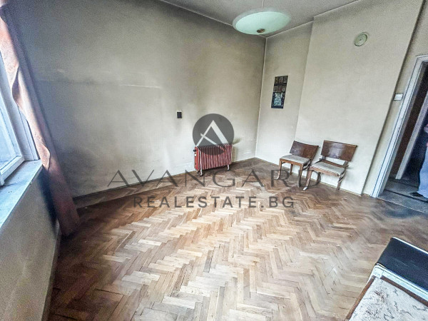 Тристаен С ПАРКОМЯСТО ВОЕННА БОЛНИЦА