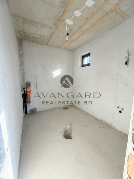 САМОСТОЯТЕЛНА КЪЩА В ЗЛАТИТРАП С АКТ 16