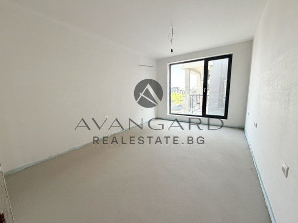FOUR-BEDROOM APARTMENT NEAR ROWING CANAL