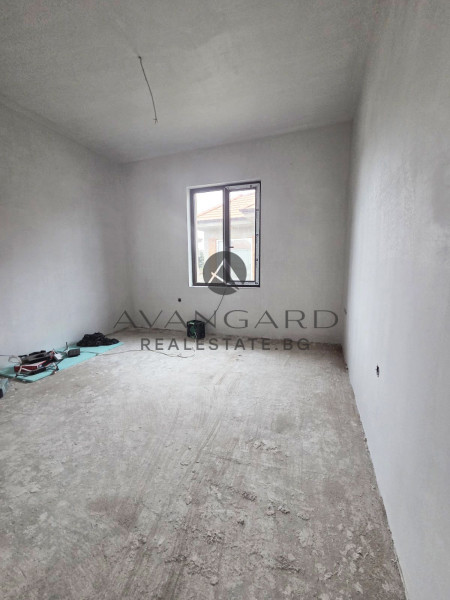 EXCLUSIVE!!! HOUSE IN S. MANOLE !!! THREE BEDROOMS!!! YARD !!!ACT 16 !!!