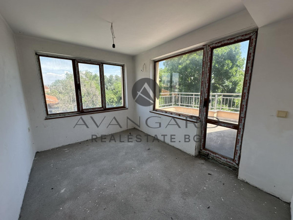 Two bedroom apartment with Act 16! Marasha!