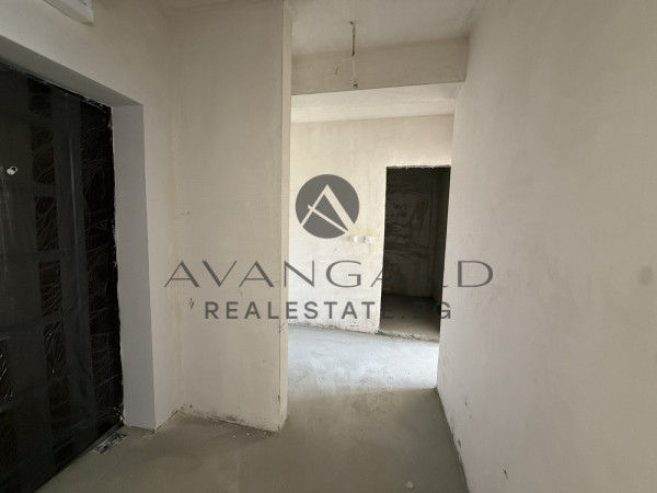 Двустаен Южно изложение среден етаж