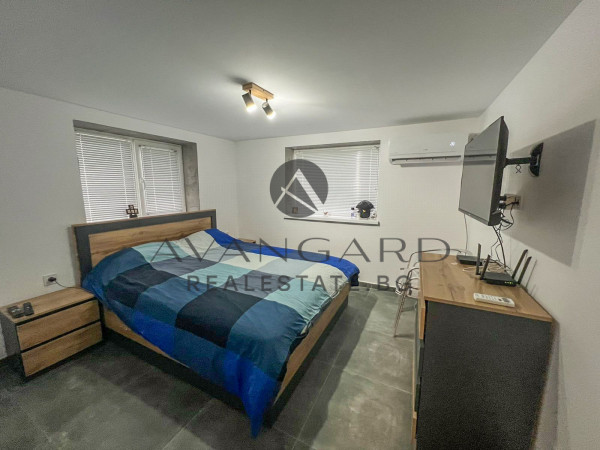 Двуетажна къща с. Брестовица