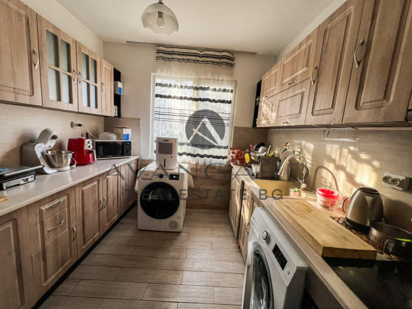 ТРИСТАЕН РЕАЛНА КВАДРАТУРА / СЛЪНЧЕВИ ЛЪЧИ