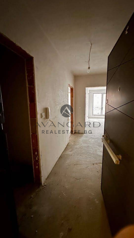 ДВУСТАЕН НОВА СГРАДА / СМИРНЕНСКИ