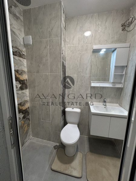 Обзаведен тристаен Кючук Париж