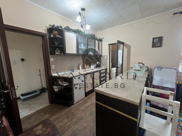Two bedroom apartment up to 60-class!