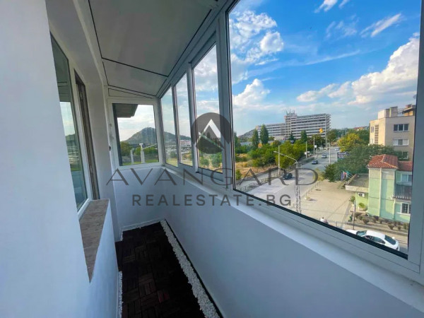 TOP LOCATION! Three-room apartment next to Rodopi Bus Station