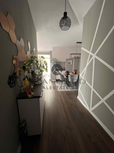 Stylish two -bedroom apartment! Separate on the floor! South!