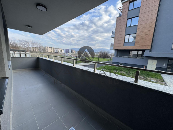 Луксозен двустаен Остромила