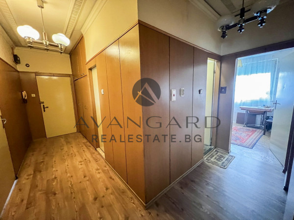 Тристаен с четири отделни стаи до Белите Брези