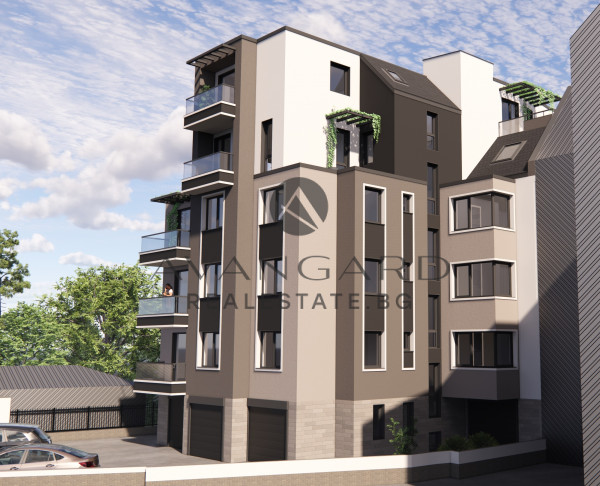 Тристаен Апартамент/ Стария град