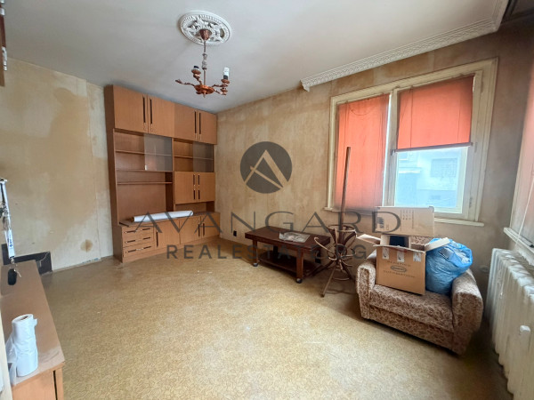 Двуетажна къща в Захарна Фабрика