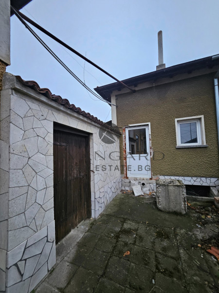 HOUSE WITH COURTYARD KRUMOVO