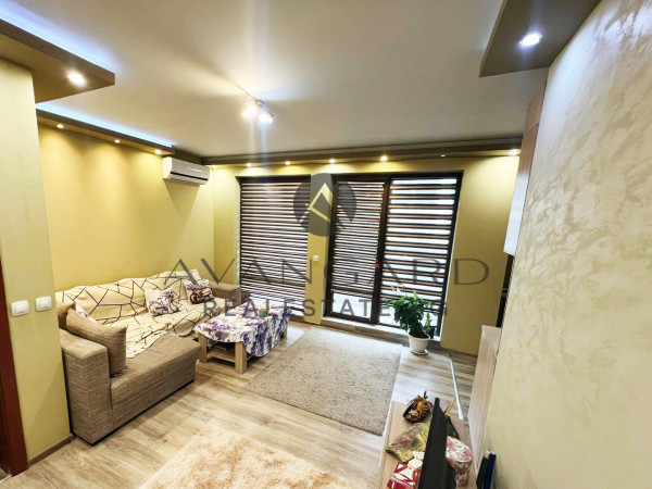One bedroom with parking space in the price!