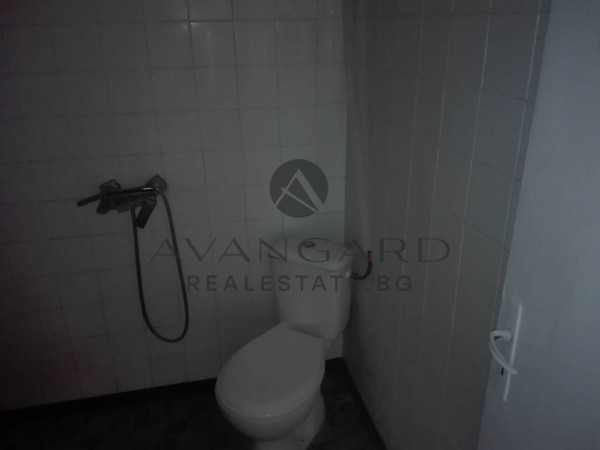 Етаж от къща / Златитрап