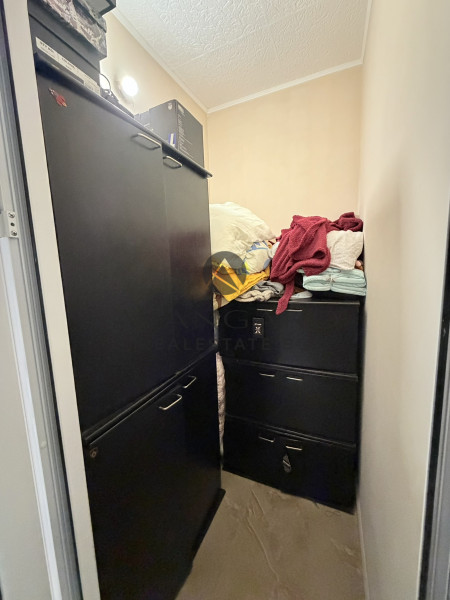 САНИРАН ДВУСТАЕН С ТРИ ОТДЕЛНИ СТАИ !