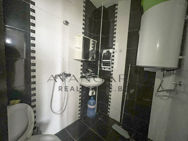 ДВУСТАЕН С ТРИ ОТДЕЛНИ СТАИ / КЮЧУК ПАРИЖ