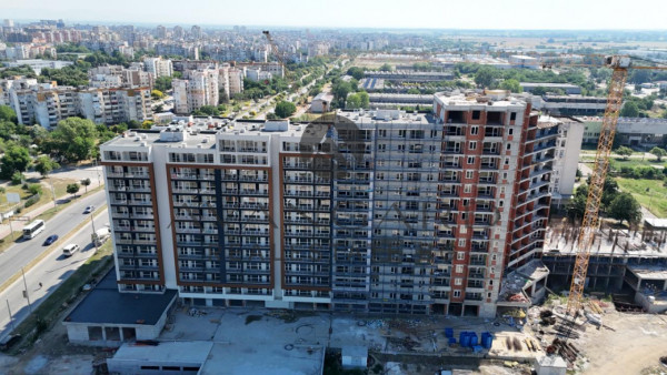Тристаен апартамент Тракия