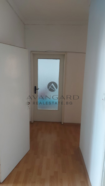 ТРИСТАЕН С РЕАЛНА КВАДРАТУРА !