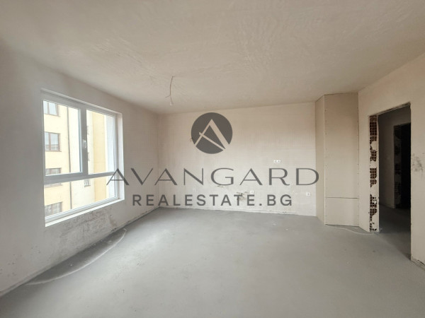 ТРИСТАЕН АПАРТАМЕНТ С ГАРАЖ В ЛУКСОР 5! ОСТРОМИЛА!