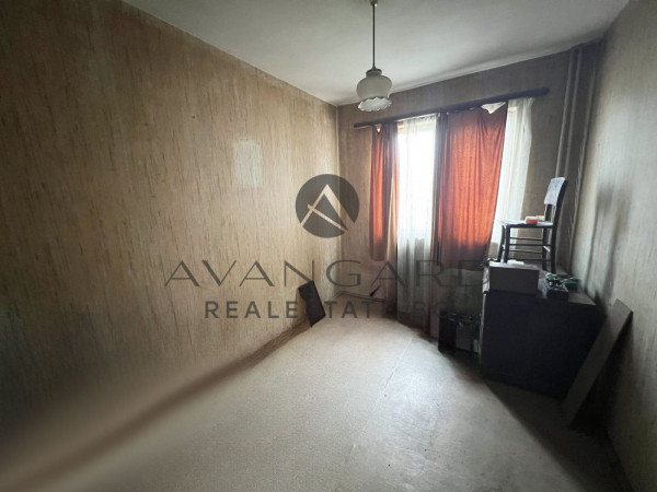 THREE-ROOM APARTMENT WITH FOUR SEPARATE ROOMS! THE WHITE BIRCHES