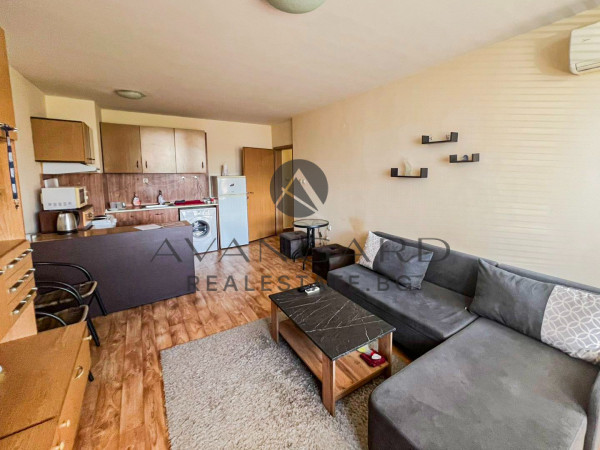 Top location! Two -bedroom Smirnenski