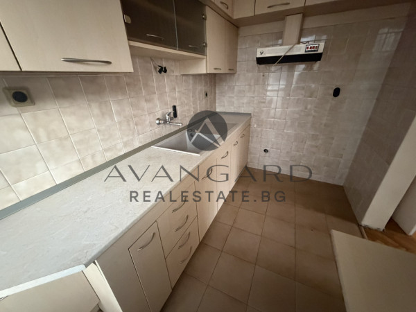 ТОП ЛОКАЦИЯ! Тристаен до ПОЩАТА