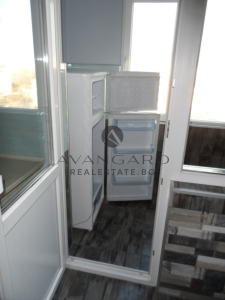 Тристаен Апартамент / Изгрев