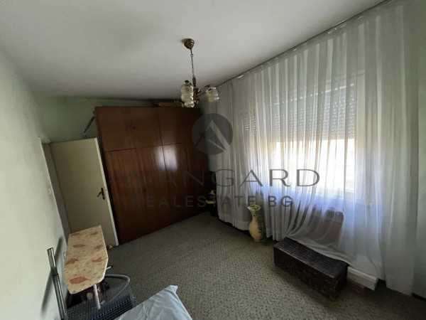 ТРИСТАЕН С РЕАЛНА КВАДРАТУРА !