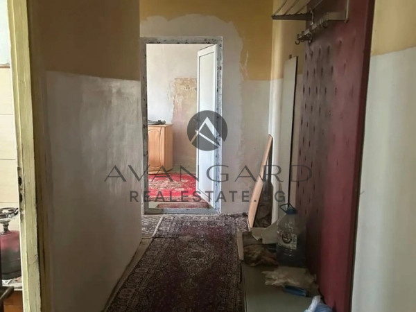 ДВУСТАЕН АПАРТАМЕНТ С ТРИ ОТДЕЛНИ СТАИ! СМИРНЕНСКИ!