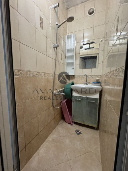 FREE PARKING!!! THREE-ROOM APARTMENT!!! REAL SQUARE !!!