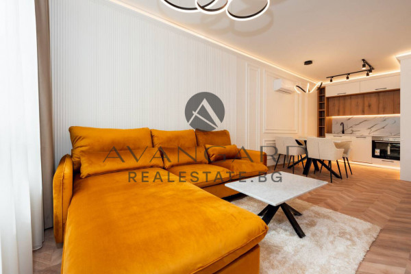 LUXURIOUSLY FURNISHED TWO-ROOM APARTMENT