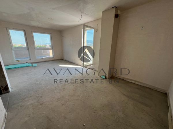 One -bedroom apartment in front of act 16