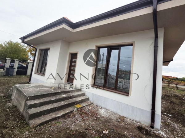 EXCLUSIVE!!! HOUSE IN S. MANOLE !!! THREE BEDROOMS!!! YARD !!!ACT 16 !!!