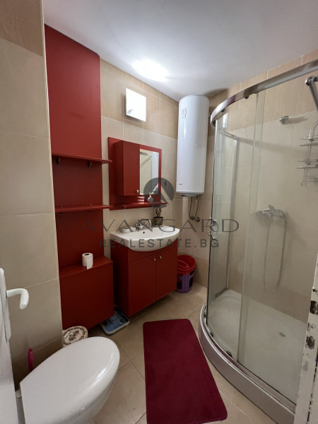 Exclusive !! One bedroom with three separate rooms!