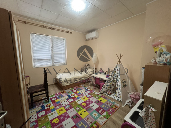 Two bedroom apartment up to 60-class!