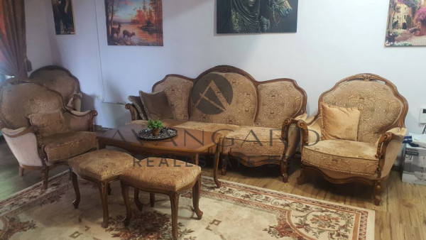Къща С БАСЕЙН И ГАРАЖ МАРКОВО