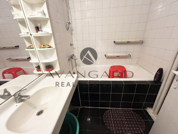 Тристаен маломерен Гагарин