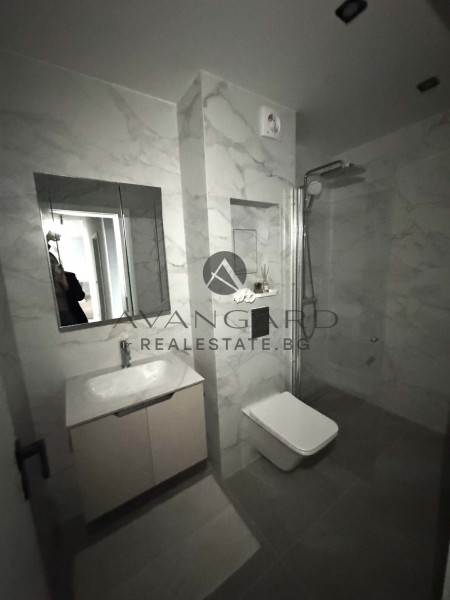 ТРИСТАЕН С АКТ 16 С ДВОР