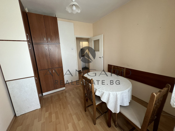 Exclusive !! One bedroom with three separate rooms!
