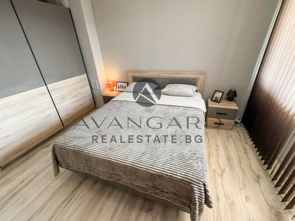 ТРИСТАЕН ОБЗАВЕДЕН С ЧЕТИРИ ОТДЕЛНИ СТАИ! КЮЧУК ПАРИЖ!