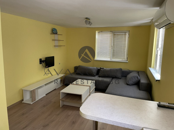 Floor of a house + two-room ground floor apartment