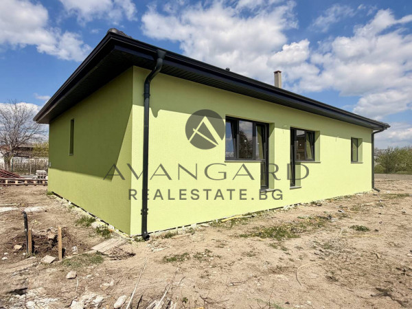 Едноетажна къща / Скутаре