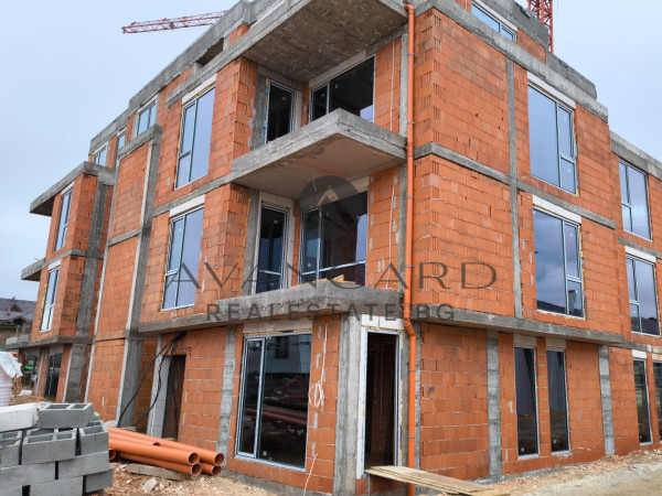 ДВУСТАЕН АПАРТАМЕНТ С ДВОР! С АКТ14! МАРКОВО!