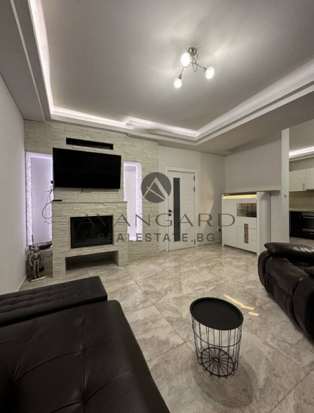 ОБЗАВЕДЕНА КЪЩА В с.БРЕСТНИК