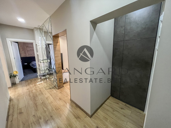 LUXURIOUSLY FURNISHED MULTI-ROOM APARTMENT