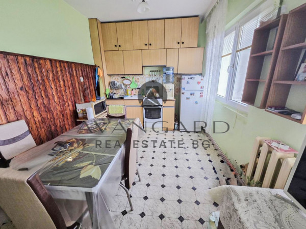 ТРИ ОТДЕЛНИ СТАИ !!! ОБЗАВЕДЕН/ТРАКИЯ/ДО ТЦ ФОРУМ !!!